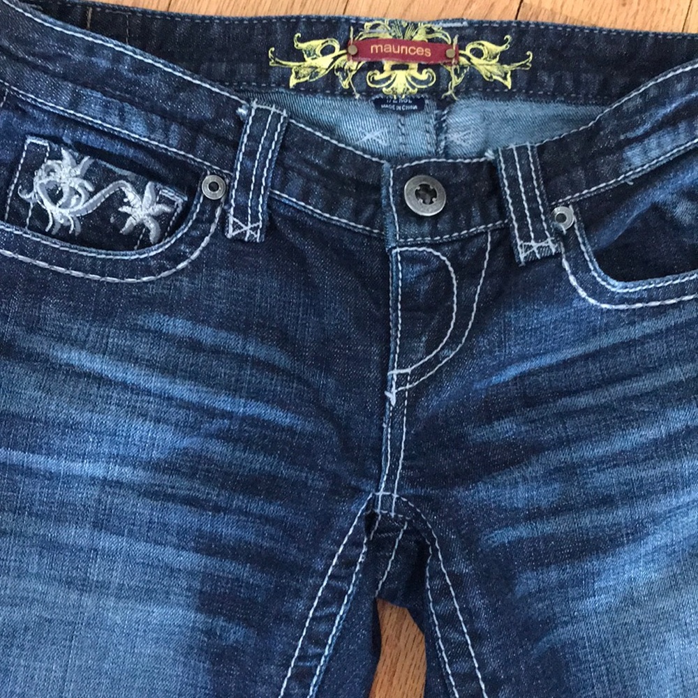 EUC Embellished Maurices Boot Leg Jeans Sz 1/2 RGL